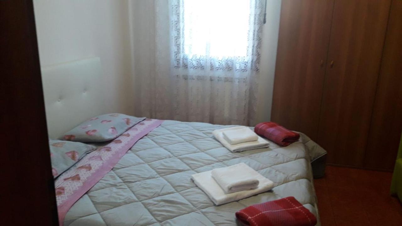 Near Station Santa Lucia Two Bedroom Apartamento