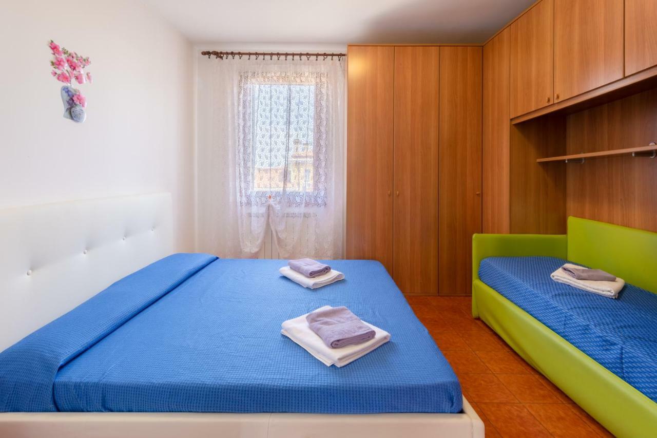 Apartamento Near Station Santa Lucia Two Bedroom