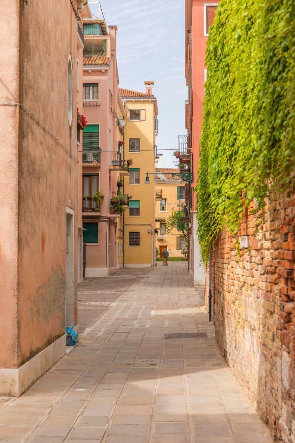 Near Station Santa Lucia Two Bedroom * Venecia