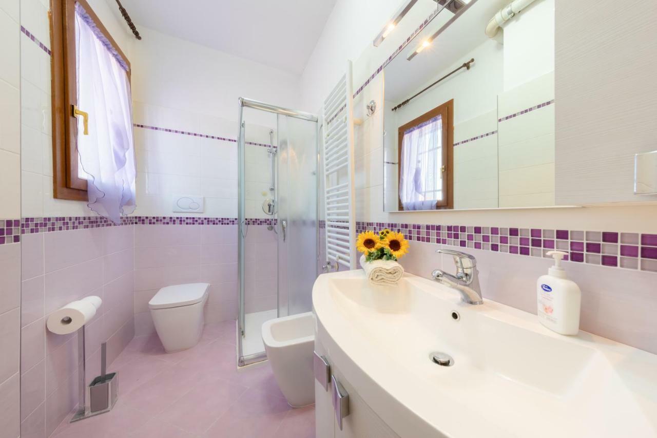 Apartamento Near Station Santa Lucia Two Bedroom *