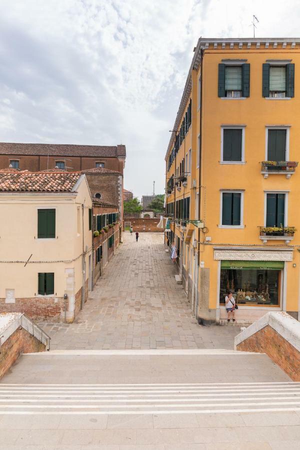 Near Station Santa Lucia Two Bedroom Apartamento Venecia